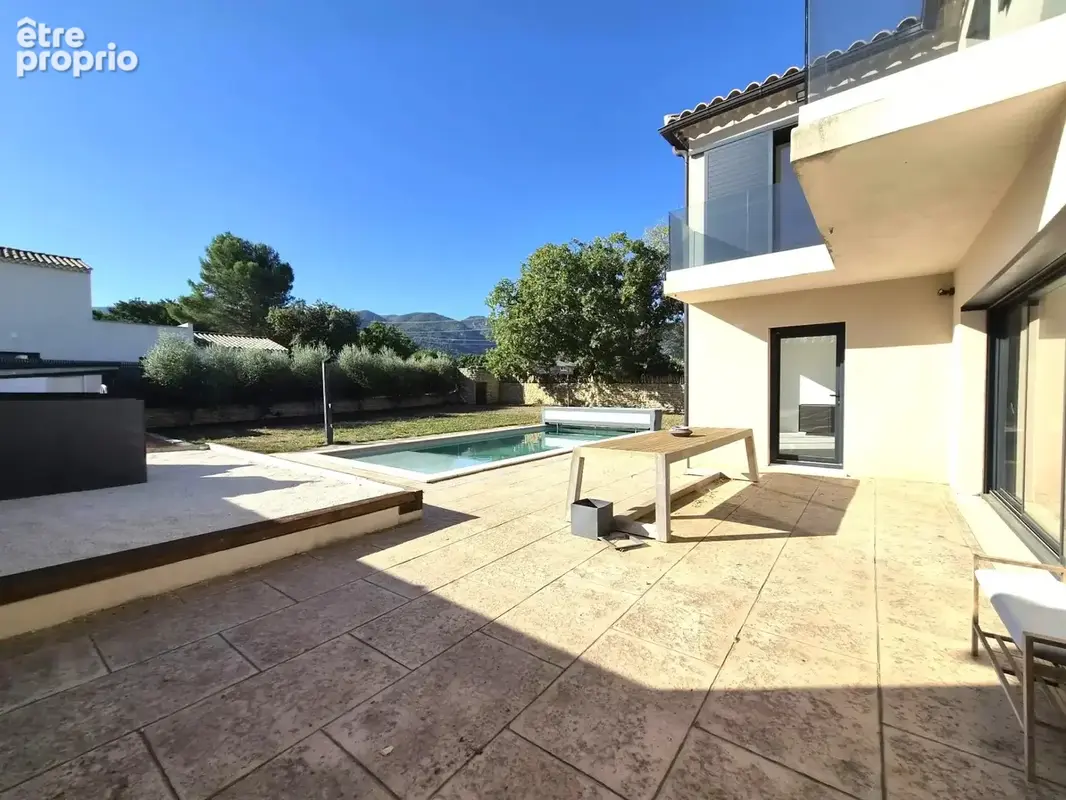 Maison 4 pièces 157 m² à vendre à Oppede (84580) - photo 2