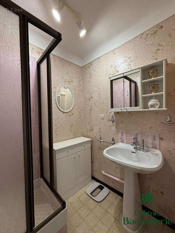 Appartement à MARSEILLE-4E