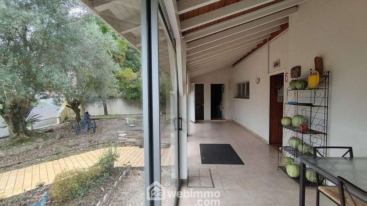 Maison 261 m² à Morlanne  - photo 11
