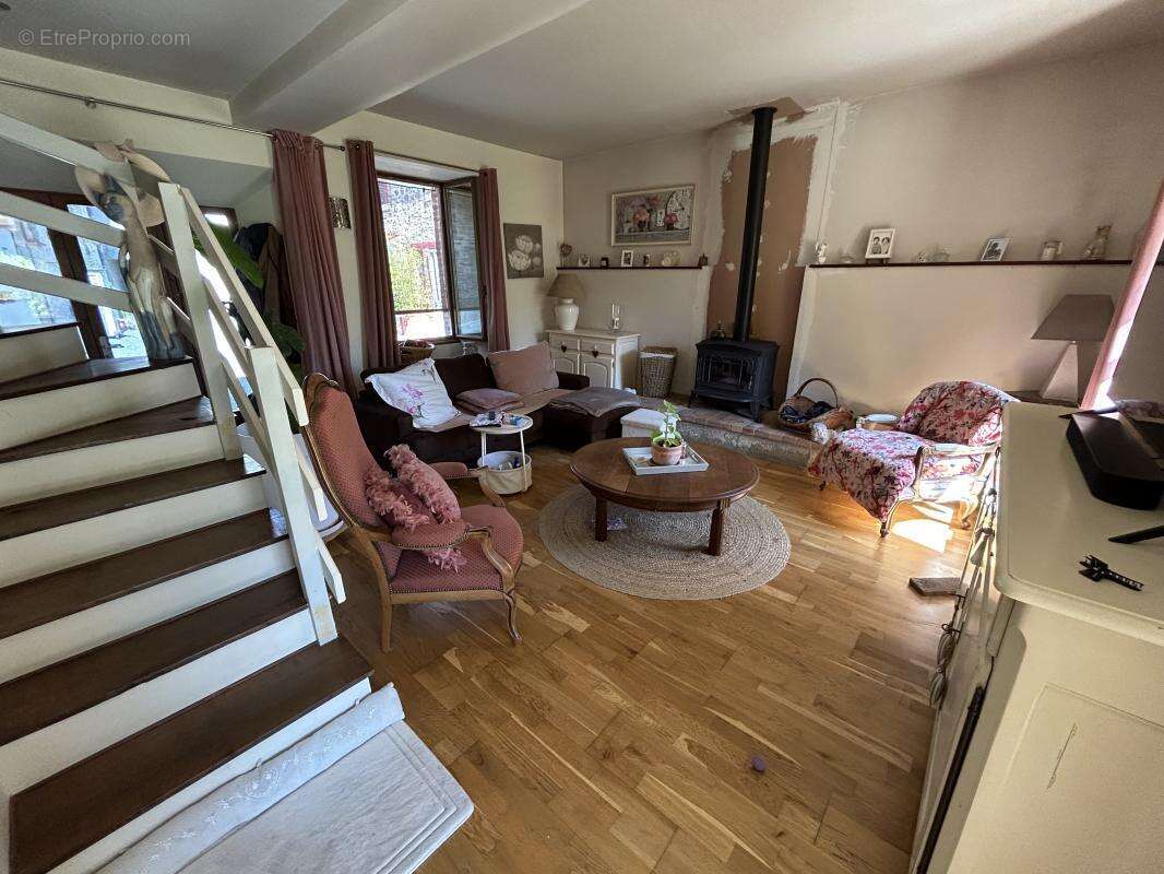 Appartement 659 m² à Saint-Etienne-De-Fursac  - photo 9