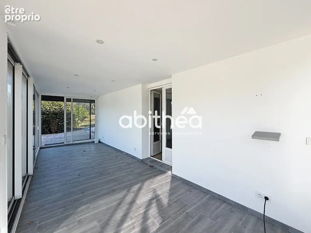 Propriété sur 6,5 ha, avec étang, prairies et bois. - photo 13