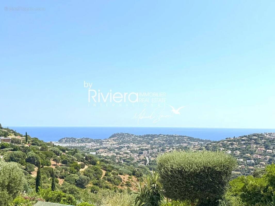 VUE MER PANORAMIQUE - Propriété avec piscine à débordement.. - photo 13