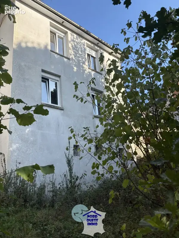 Maison à AMBRIERES-LES-VALLEES