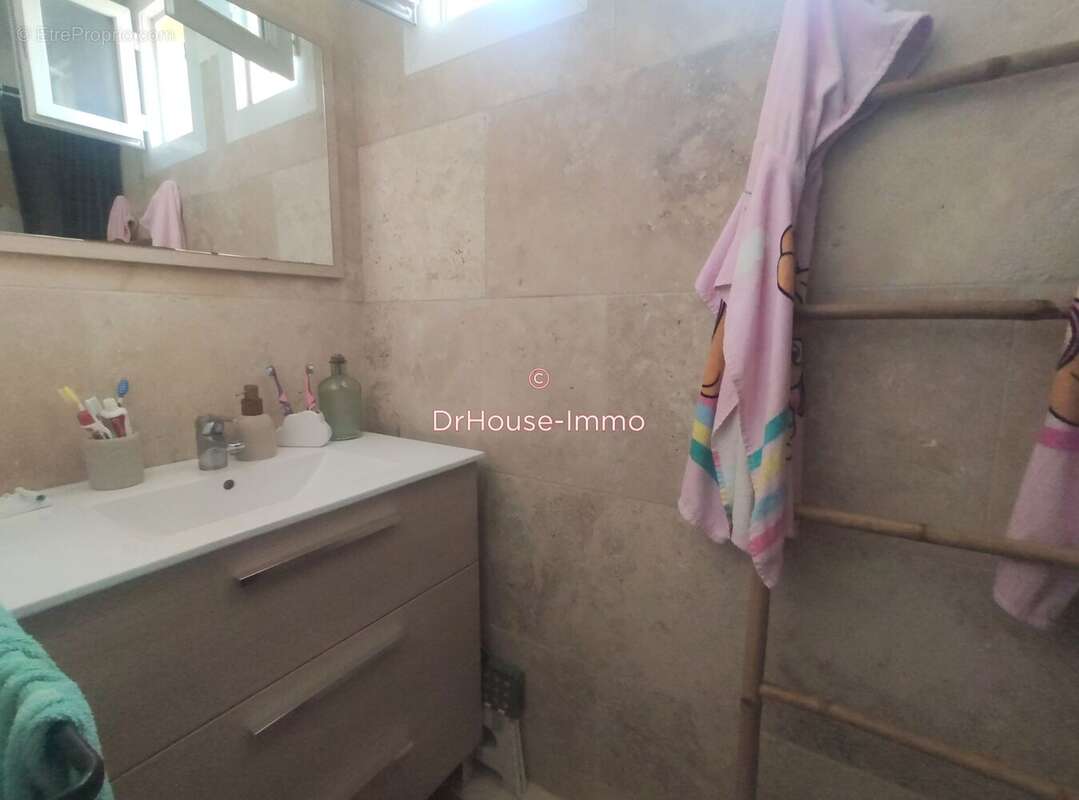 Appartement à PEYROLLES-EN-PROVENCE