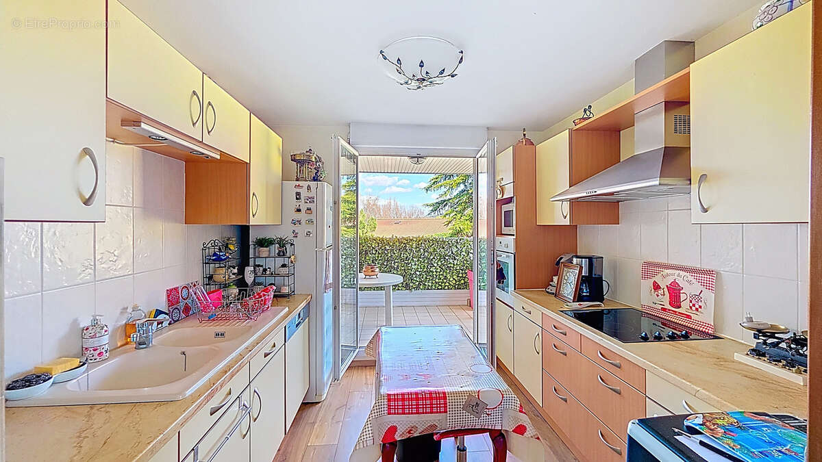 Appartement à PERIGNAT-LES-SARLIEVE