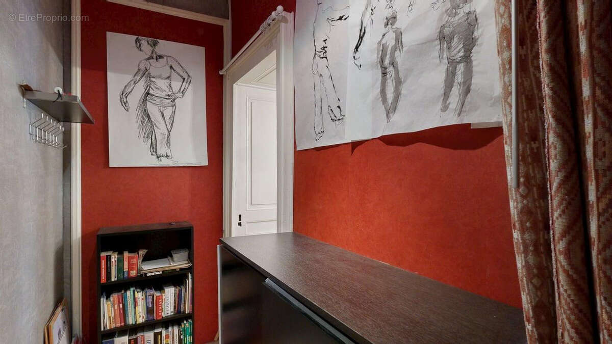 Place Flore : bel appartement ancien de 118 m2 avec parking - photo 13