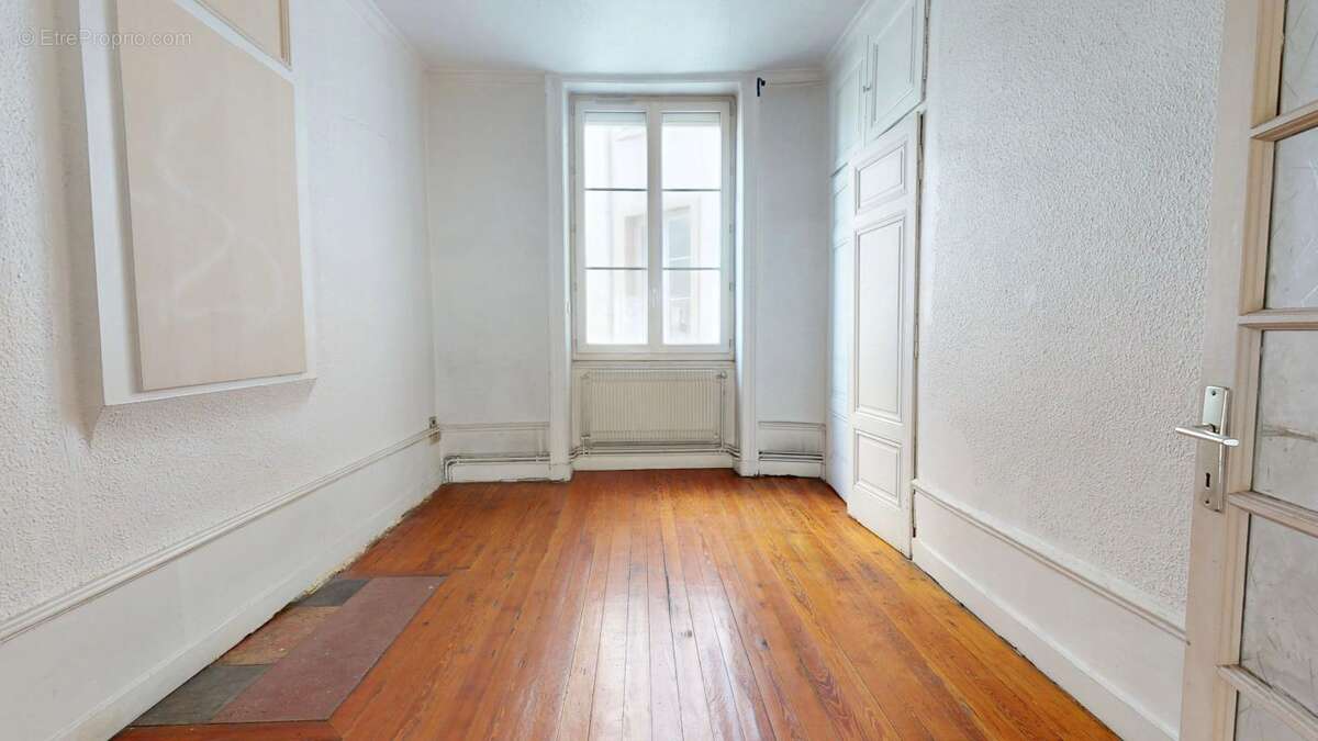 Joli plateau de 36m2 à rénover - photo 2