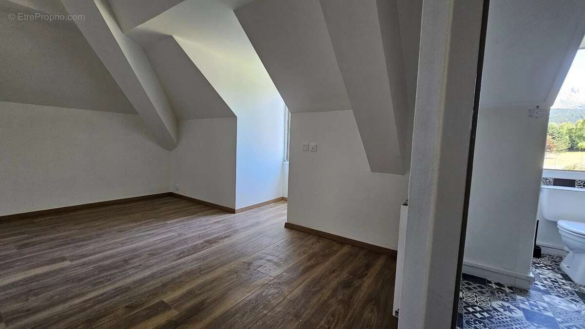 Superbe appartement t2 centre bourg - photo 8