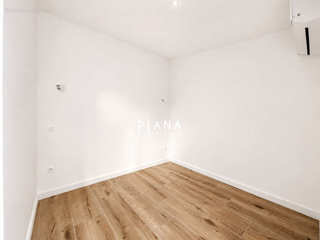 Appartement à MARSEILLE-5E
