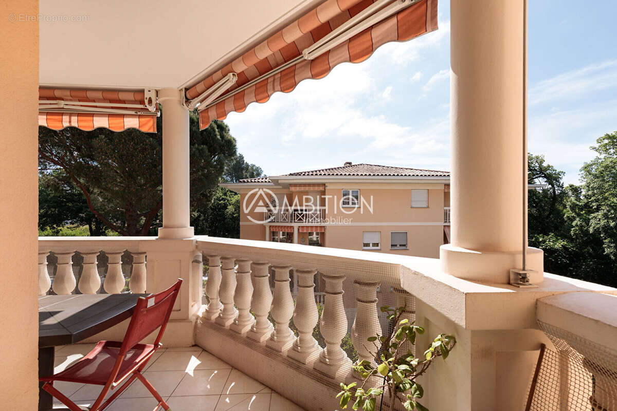 À vendre : Appartement 4 pièces avec parking privé à Fréjus avec piscine - photo 2