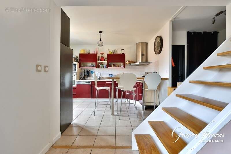 À vendre – Beau duplex 3 pièces de 78,19 m² au dernier étage, avec balcon, garage et place de parking privative - photo 6