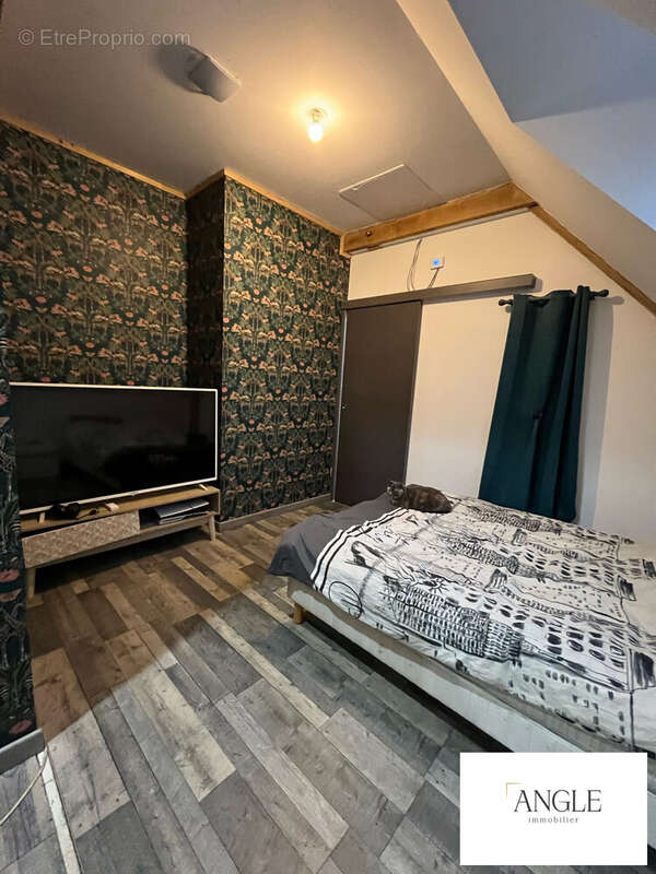 Maison à GESNES-LE-GANDELIN