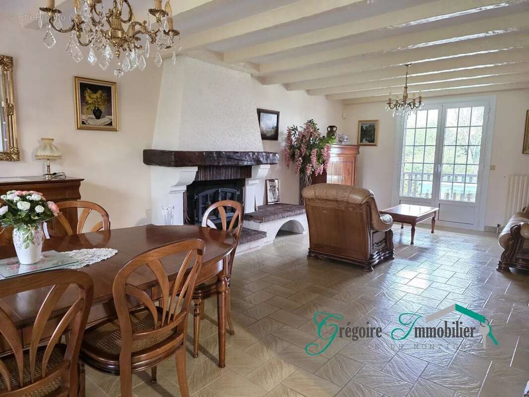 Maison à LA GENEVRAYE