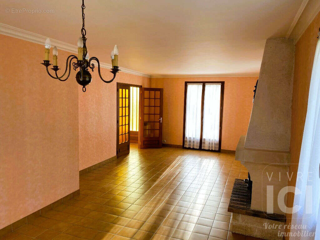 Maison à SAINTE-LUCE-SUR-LOIRE