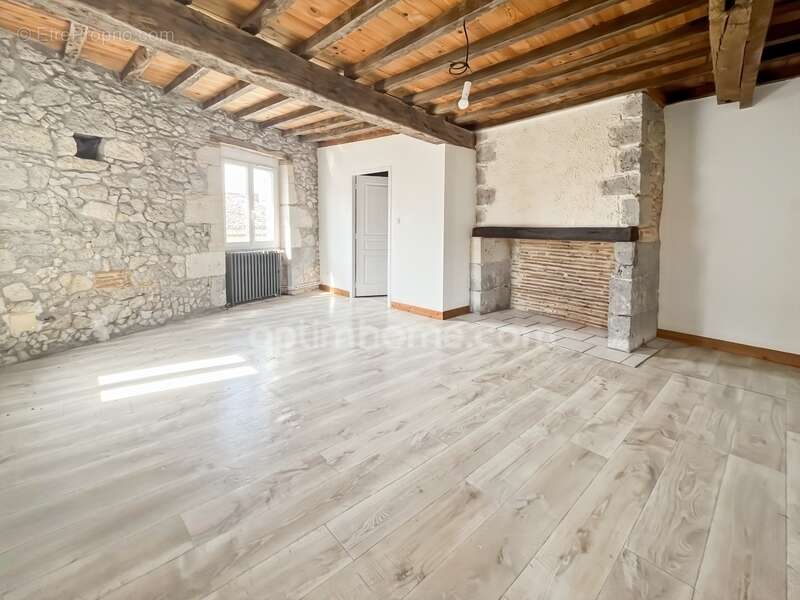 Maison à MEZIN