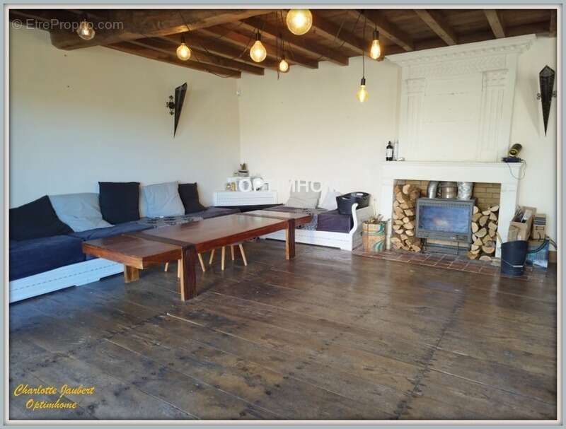 Maison à BARBEZIEUX-SAINT-HILAIRE