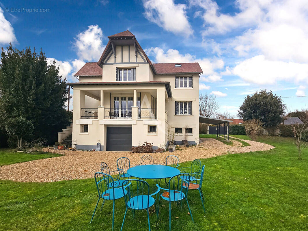 Maison à MEULAN