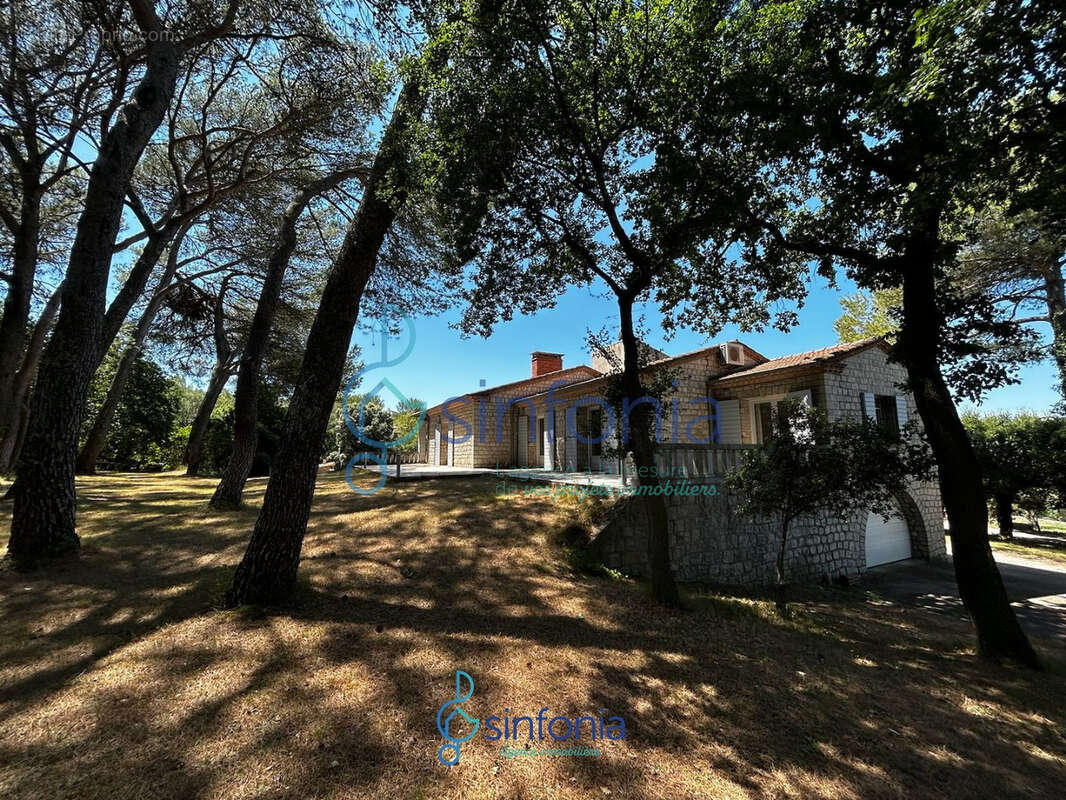 Maison à SAINTE-ANASTASIE