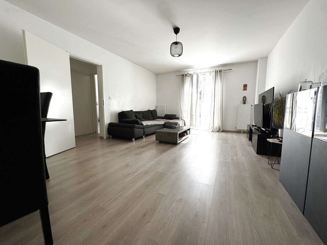 Appartement à LA CHAPELLE-EN-SERVAL