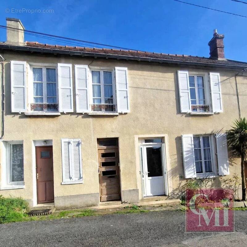 Maison à SAINT-CHERON