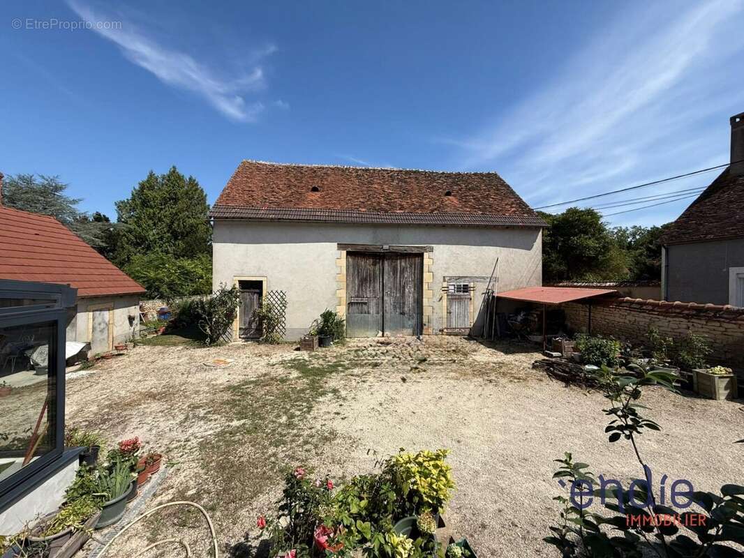 Longere type f8 rehabilitee avec grange et jardin! - photo 18