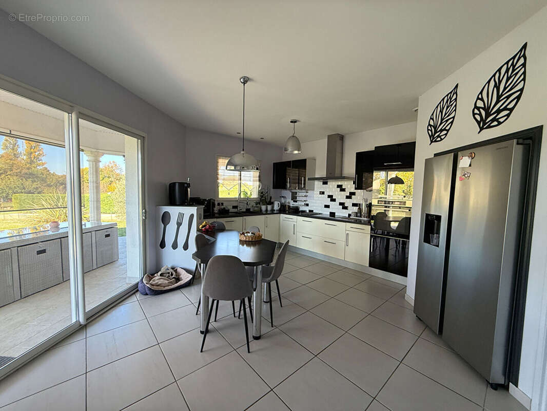 Maison à SAINT-VITE