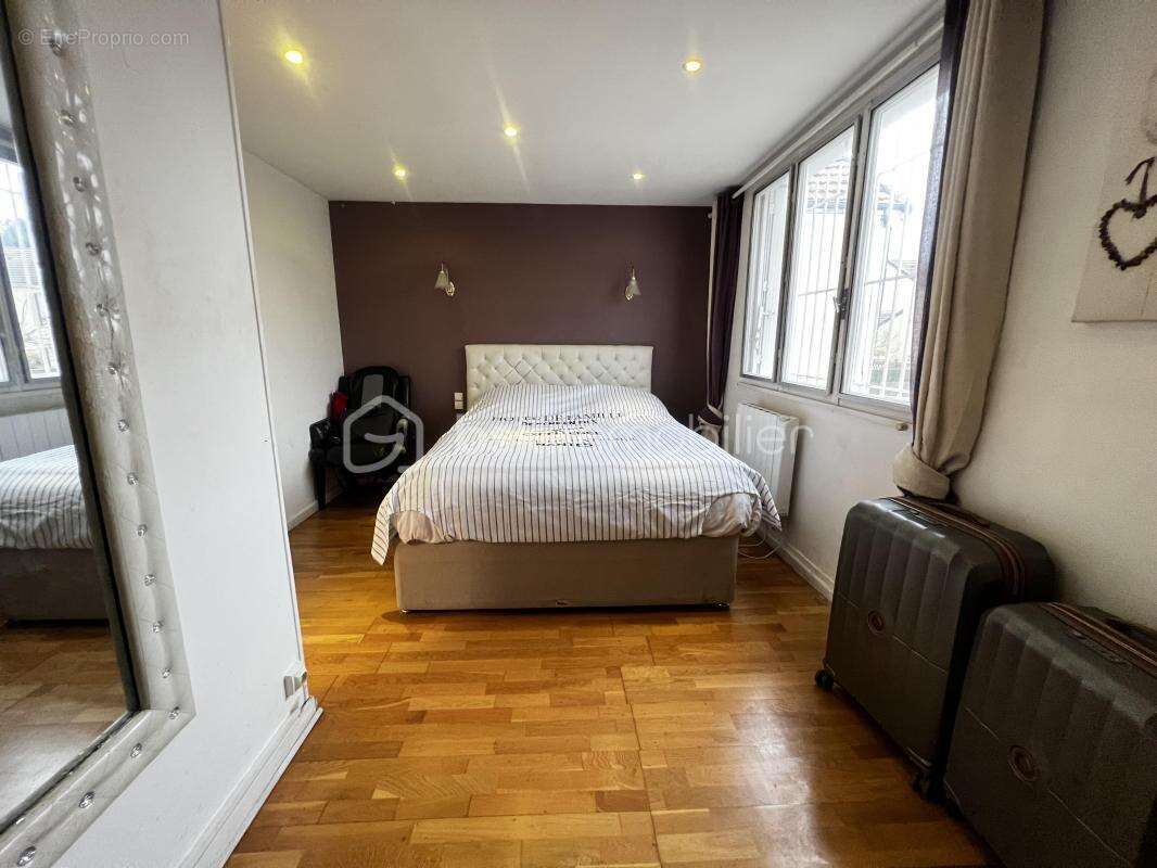 Maison à BONNEUIL-SUR-MARNE