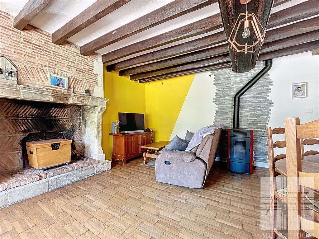 Maison à TORCE-VIVIERS-EN-CHARNIE