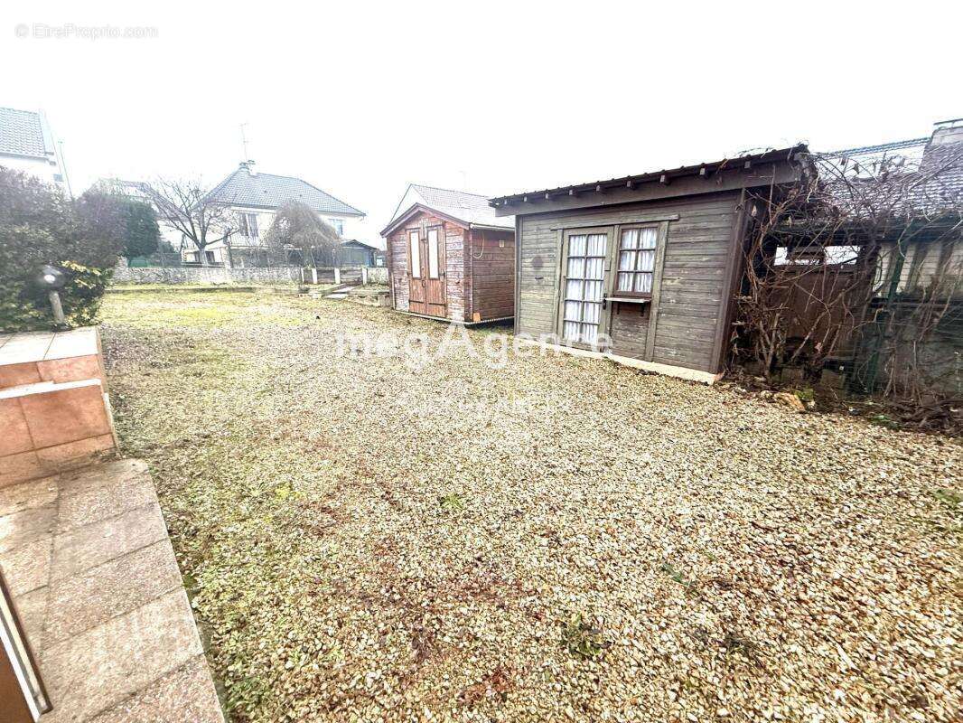 Maison à SAINT-JULIEN-DU-SAULT