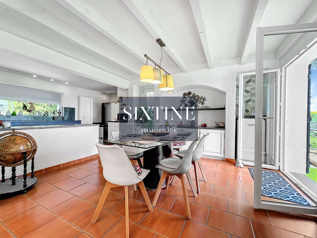 Maison à AUBERIVES-SUR-VAREZE