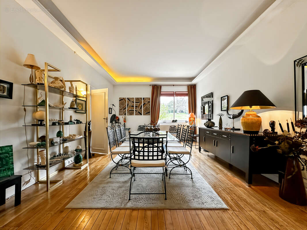 Maison à ROULLET-SAINT-ESTEPHE