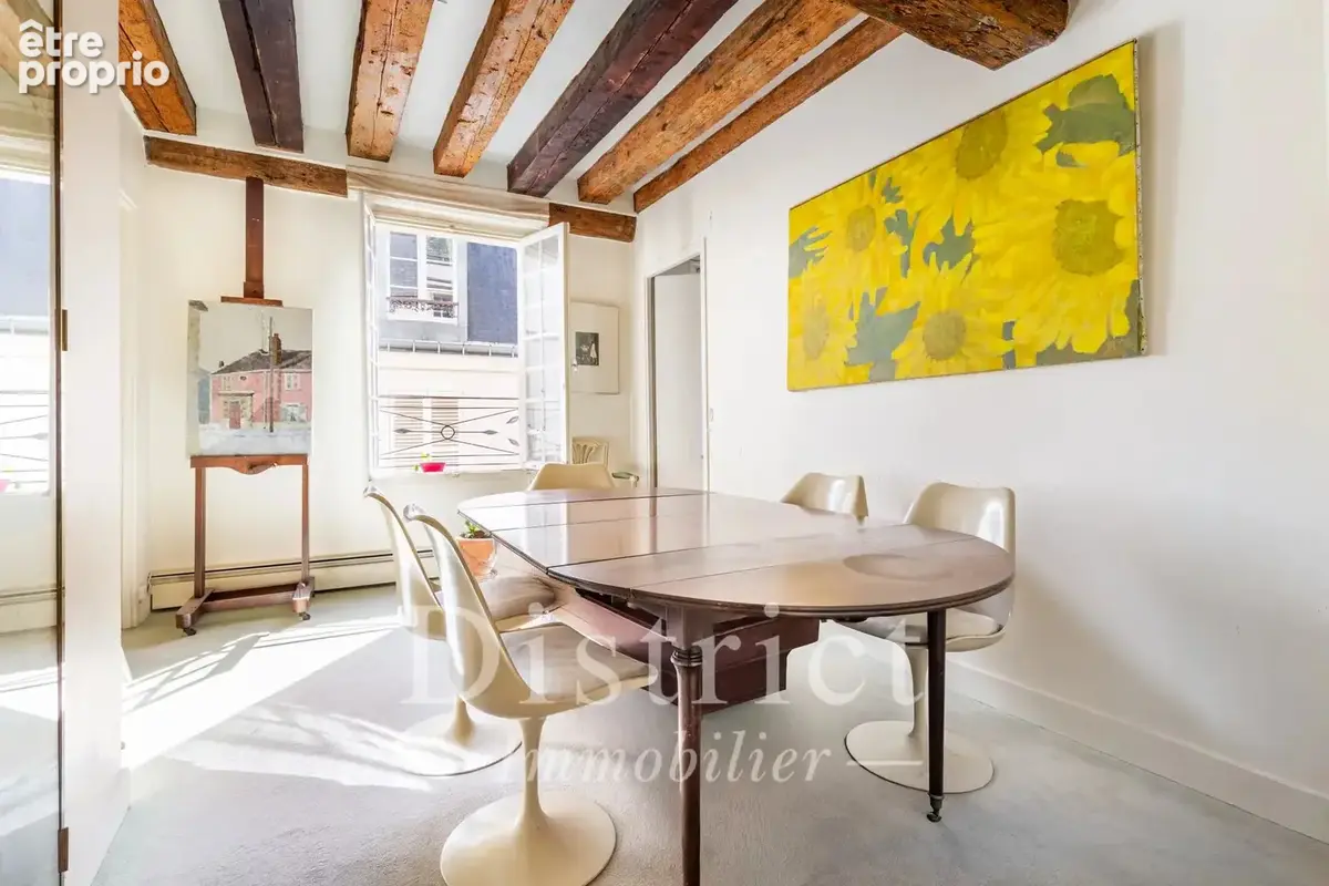 Ile Saint Louis. 5 pièces de 113m² en étage élevé avec ascenseur. - photo 4