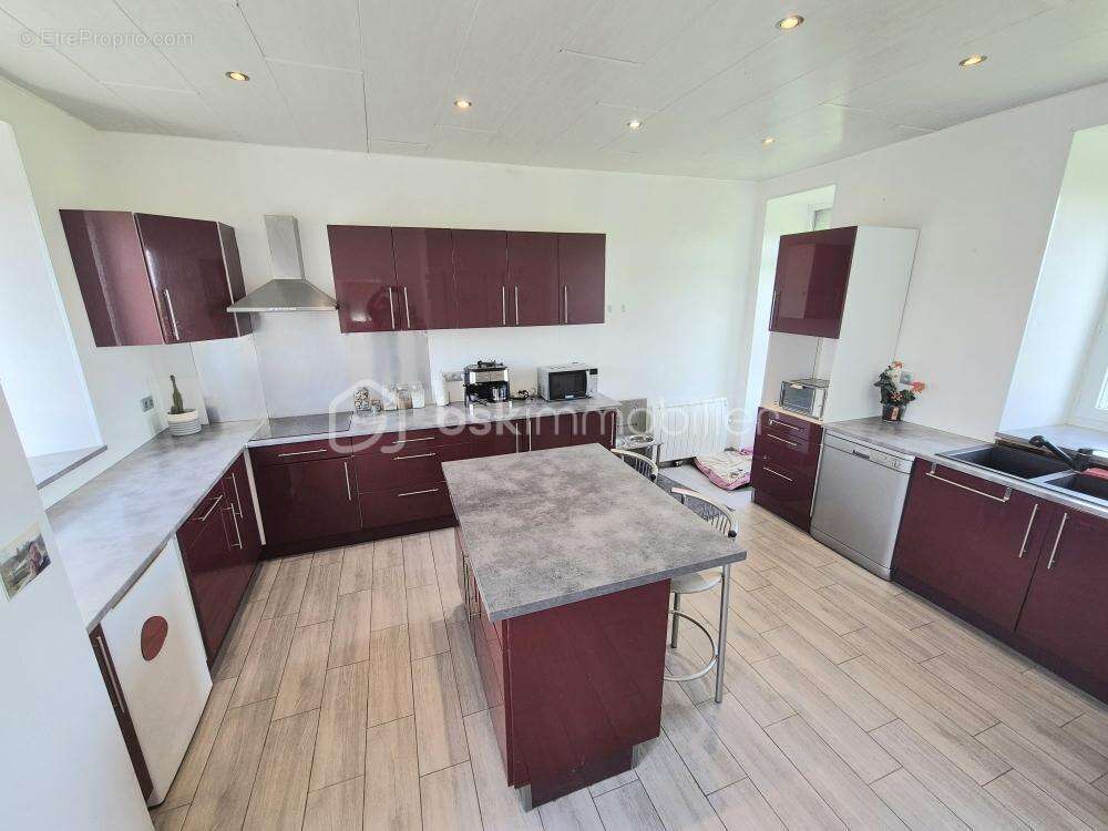 Maison en pierre – 7 pièces – 153 m² – Montfiquet - photo 2