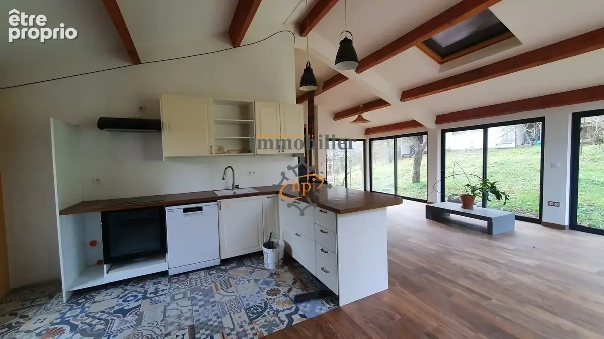 Vente maison rénovée Saint Affrique avec terrain attenant. - photo 2