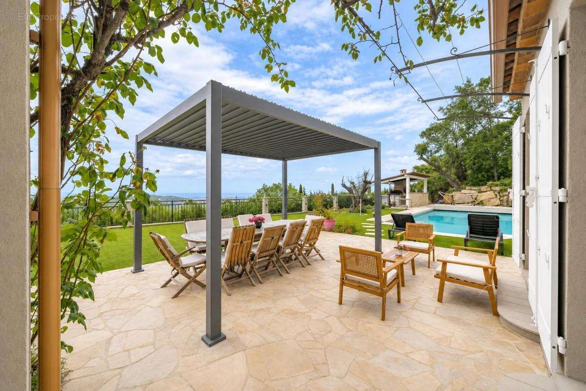 Maison de 6 pièces de 256 m² à Le Bar-sur-Loup - photo 8