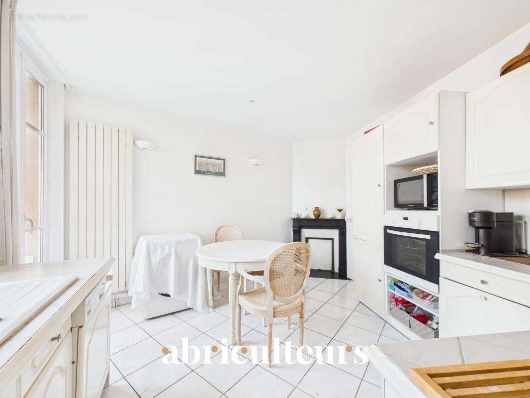 Appartement à PARIS-20E