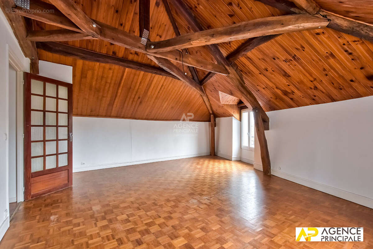 Appartement à MAISONS-LAFFITTE