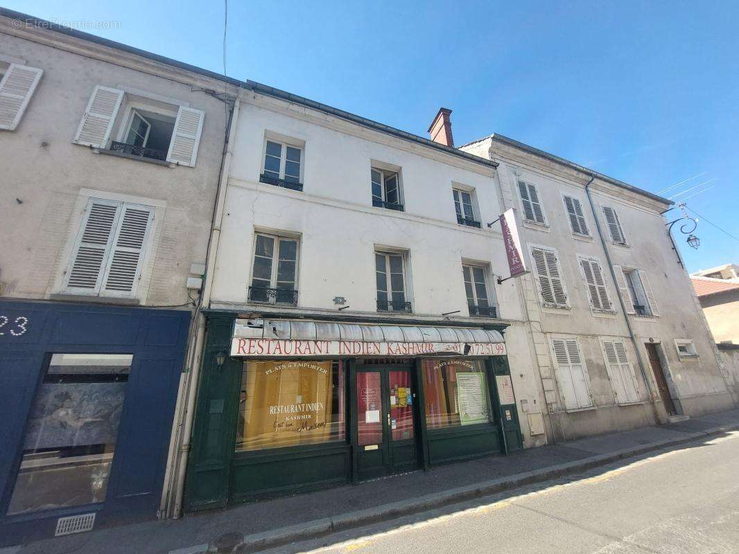 Appartement de caractère à aménager – Dernier étage – Centre-ville Fontainebleau - photo 10