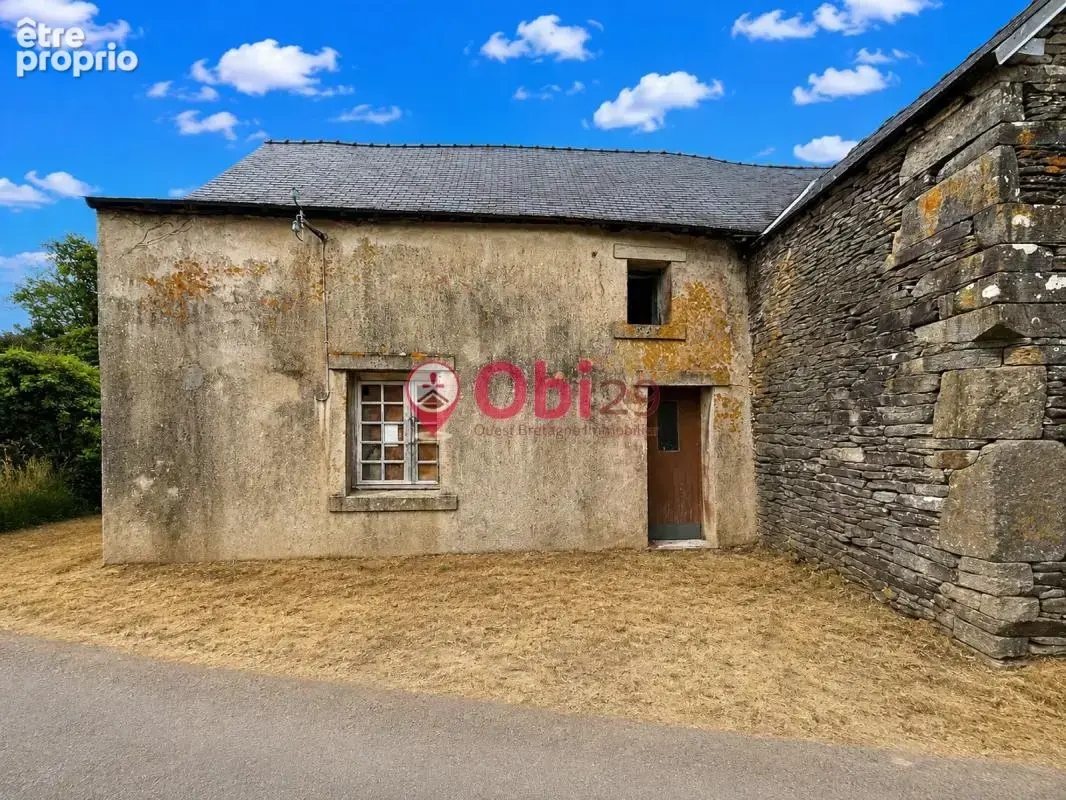 Ancien corps de ferme à réinventer – 2 441 m² de terrain – beau potentiel - photo 2