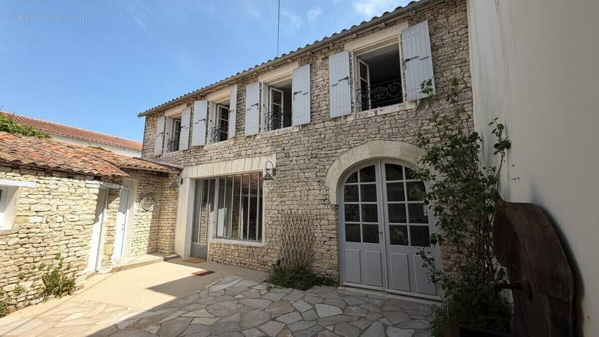 Maison à LA FLOTTE