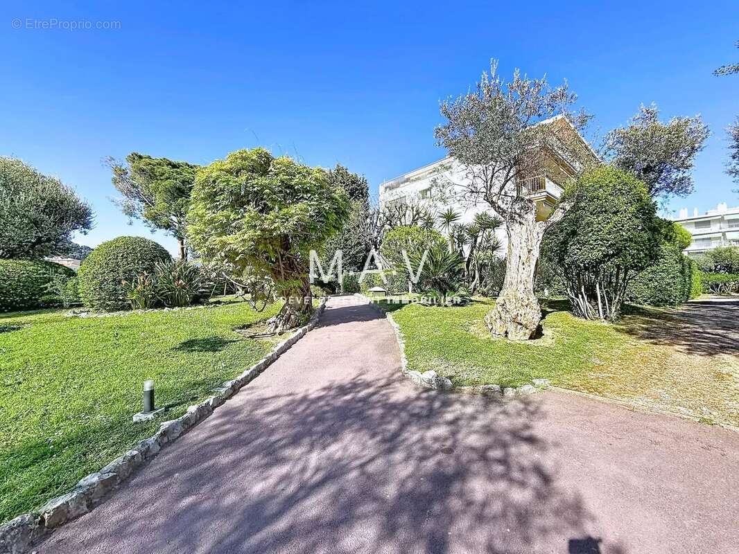 Appartement à ROQUEBRUNE-CAP-MARTIN