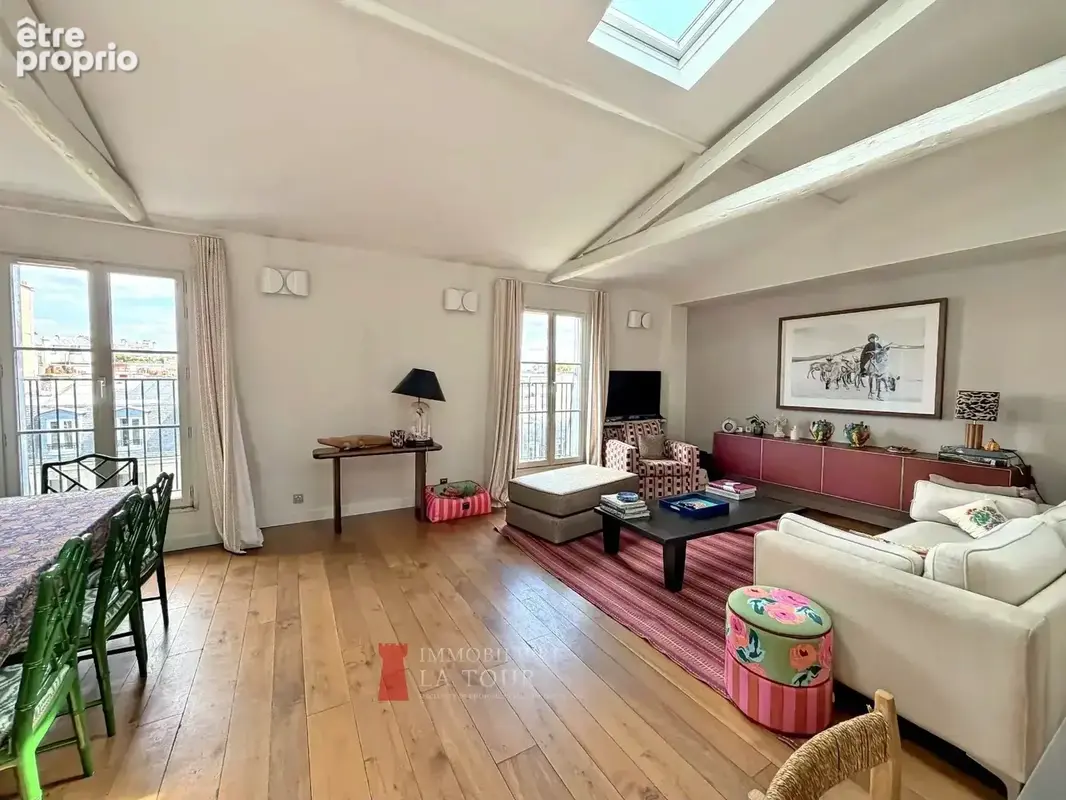 Appartement à PARIS-16E