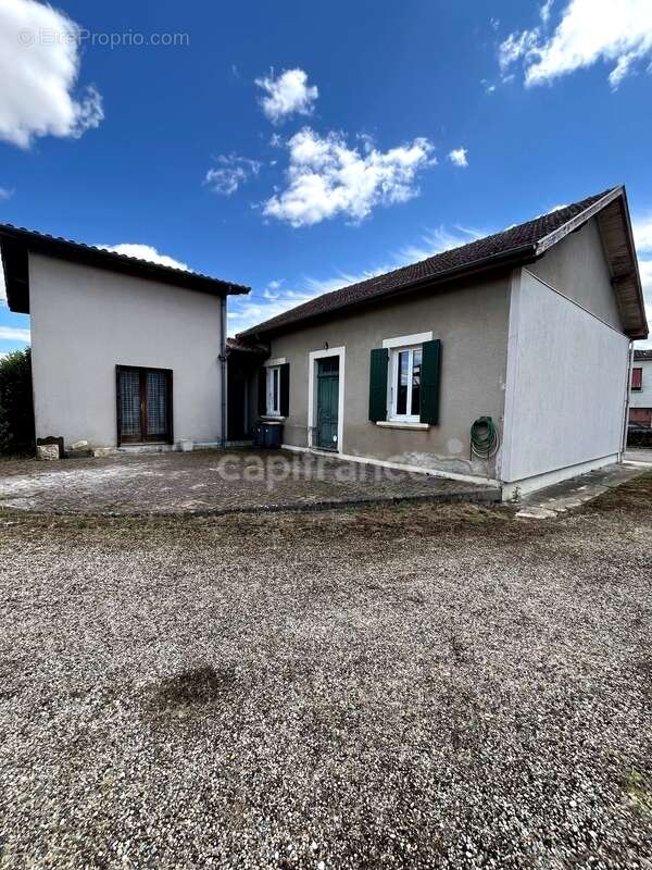 Maison de ville à rénover, plain-pied, 4 pièces avec studio attenant et dépendance, à 5 mn du centre de CONDOM (32) - photo 4