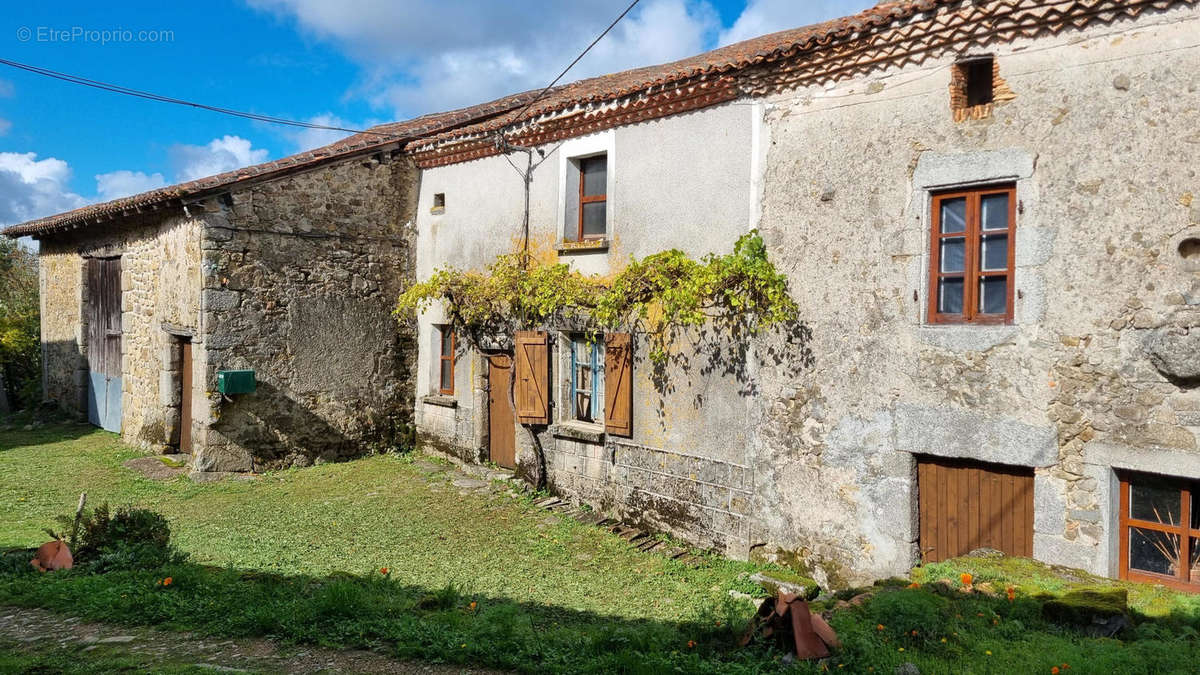 20241011_143252 - Maison à BUSSEROLLES