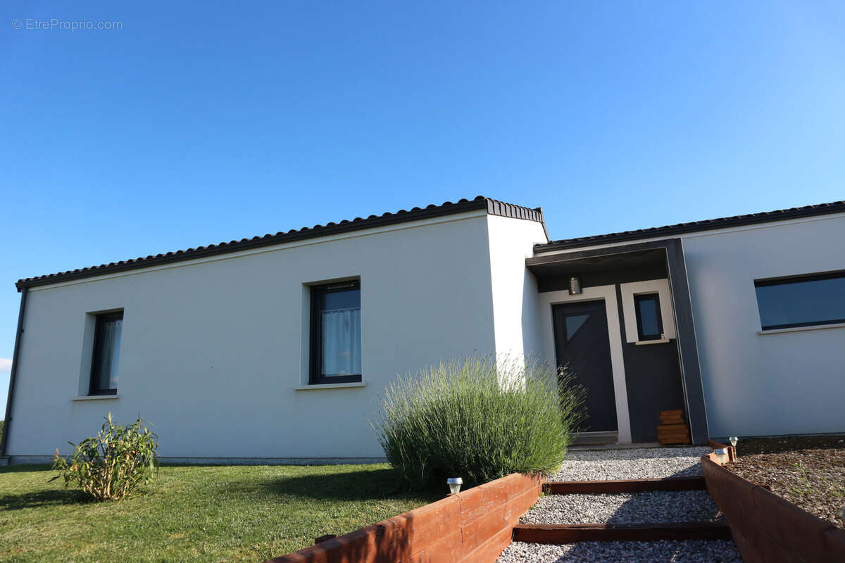 Maison à SAINT-LEGER