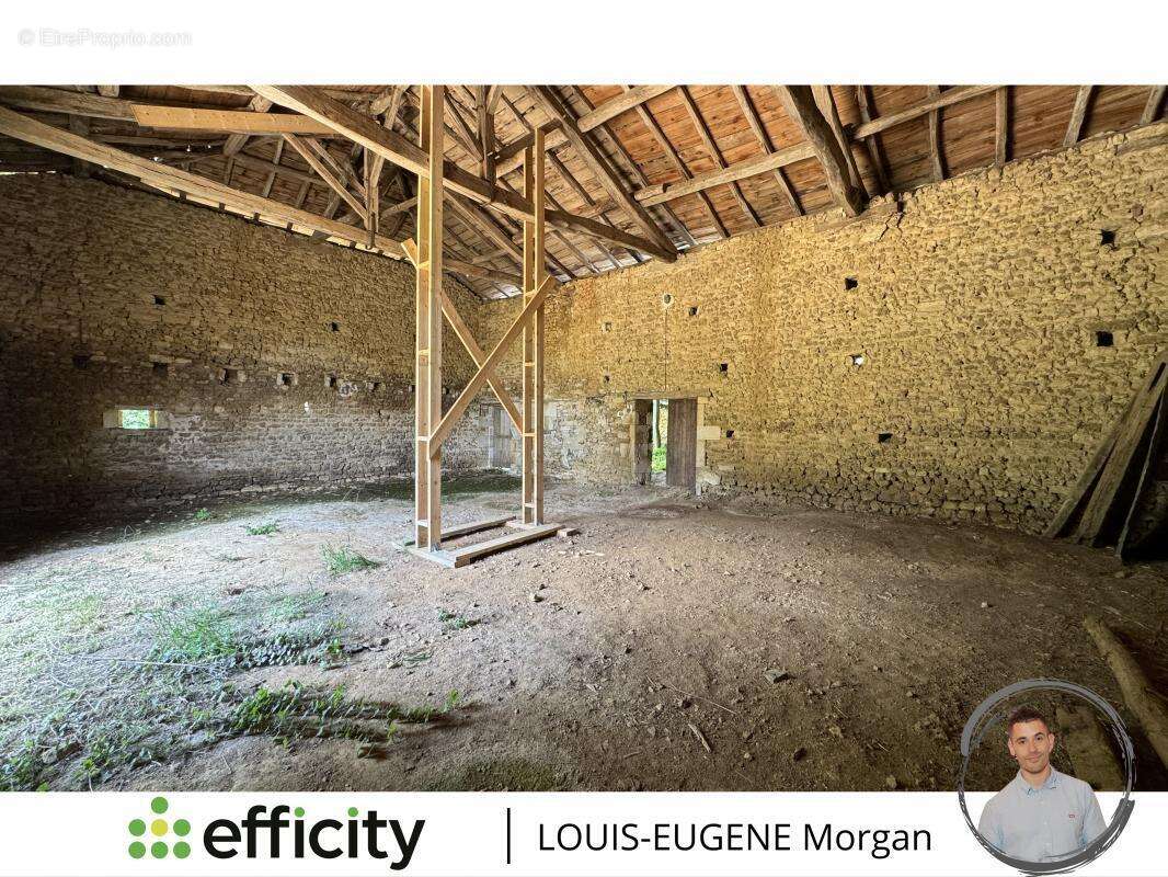 Maison à CHAMPAGNE-SAINT-HILAIRE