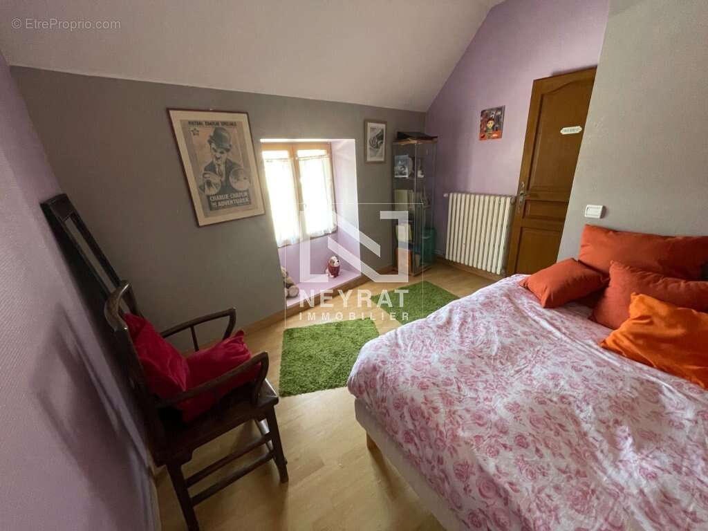Authentique maison de village de 157 m2 - photo 8