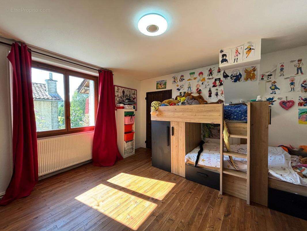 Maison à SAINT-ETIENNE-DE-CROSSEY