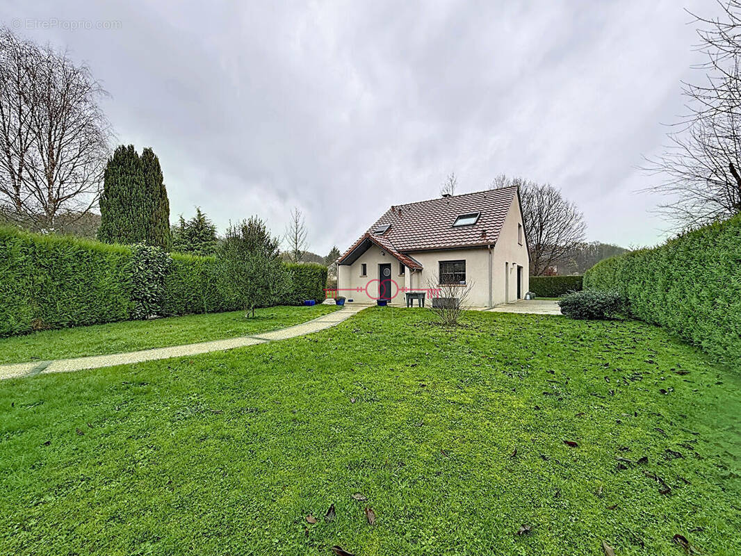 Maison à VIENNE-LE-CHATEAU