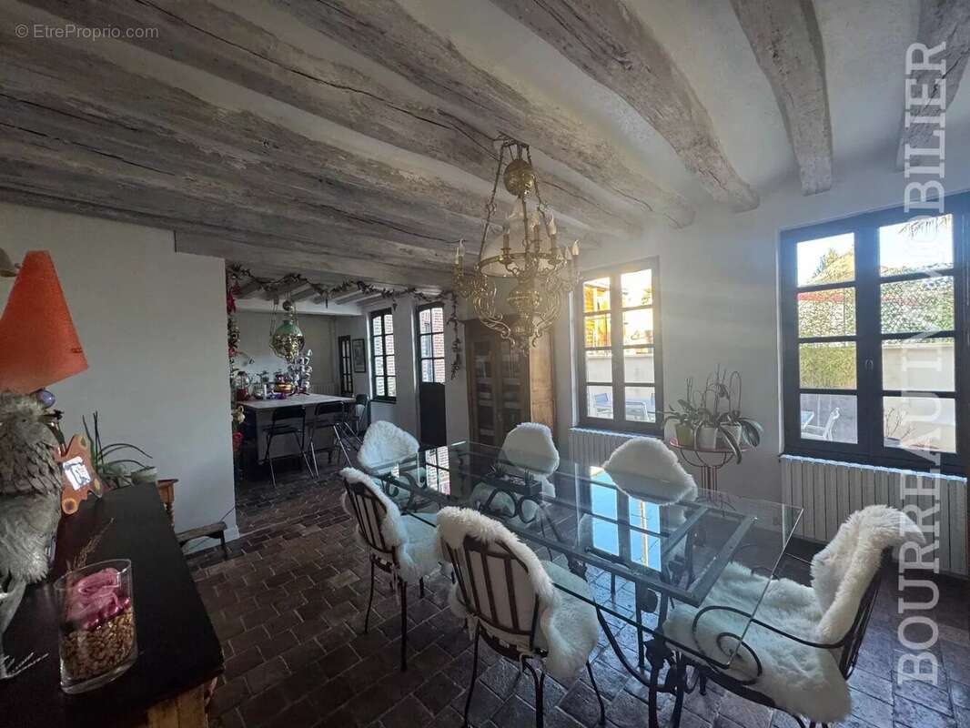 Maison à JOIGNY
